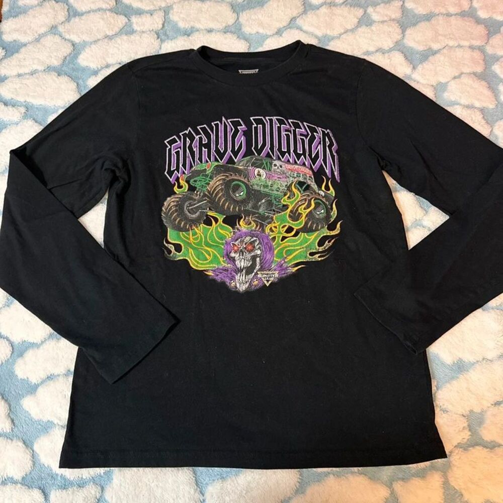 Boy’s Monster Jam Grave Digger long sleeve Youth Size XL